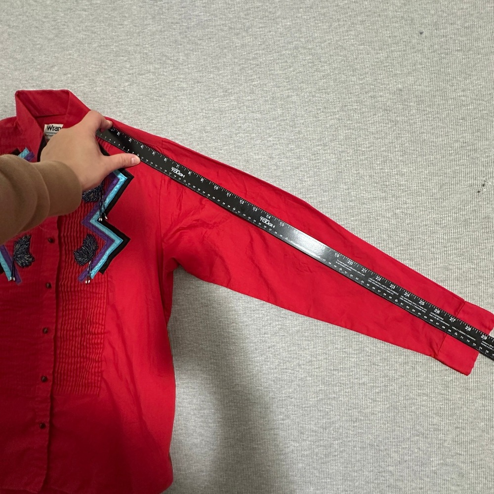 Wrangler Womens L Red Western Button Up Shirt Beaded Embroidered Pintuck Pleated - Picture 10 of 15